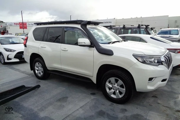 2022 Toyota Prado GXL image 2