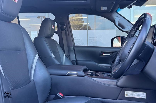 2021 Toyota Landcruiser GR-S image 27
