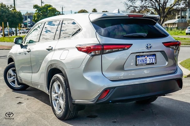 2021 Toyota Kluger Hybrid GX image 2