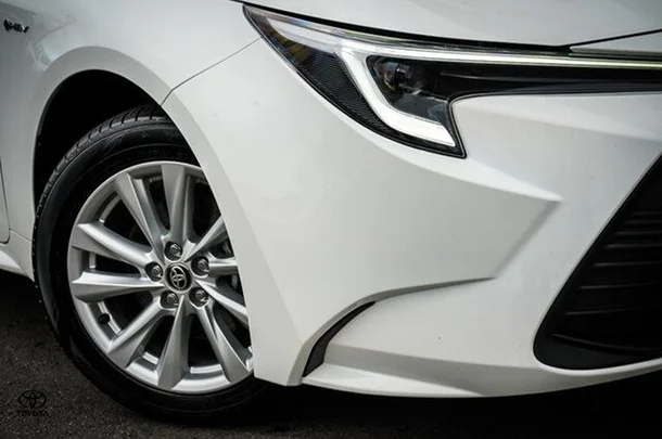 2025 Toyota Corolla Sedan Hybrid Ascent Sport image 2