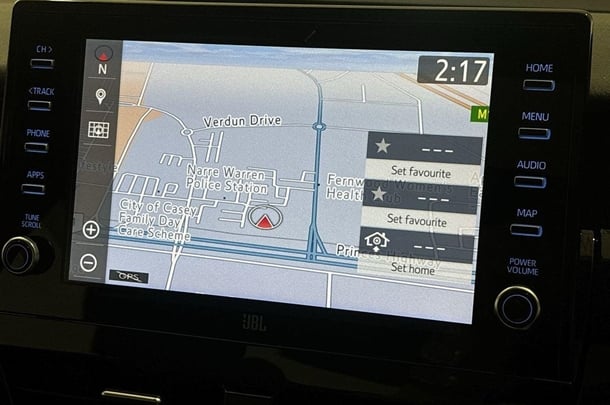 2021 Toyota Camry Hybrid SL image 3