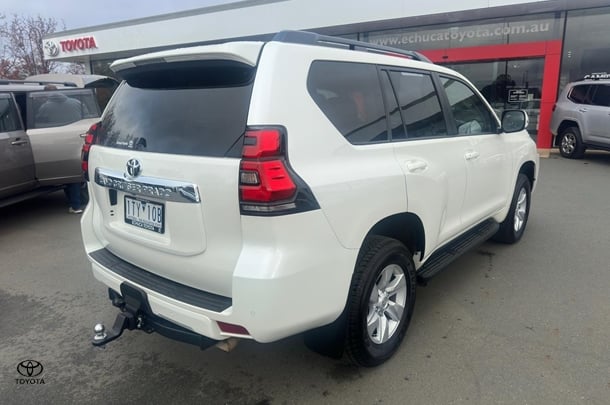 2021 Toyota Prado GXL image 7