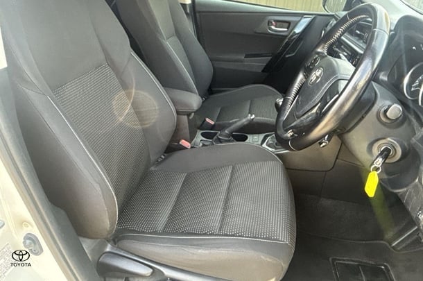 2016 Toyota Corolla Ascent Sport image 20
