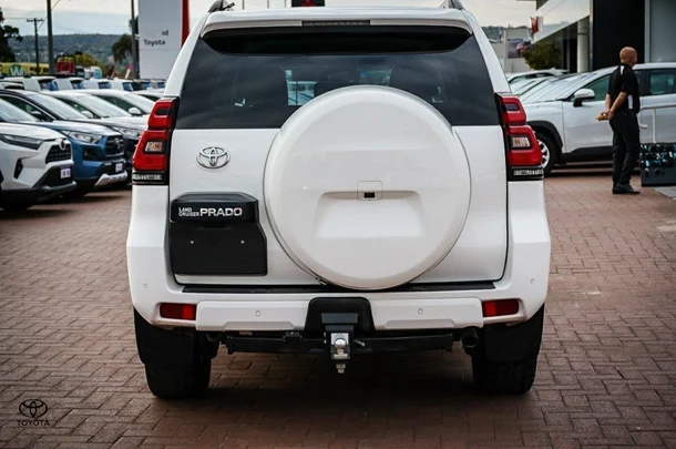 2018 Toyota Prado GXL image 7