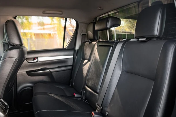 2021 Toyota HILUX SR5 image 18