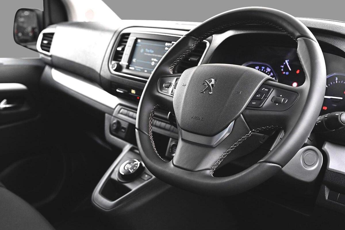 2024 Peugeot Expert Premium Long Auto image 6