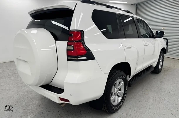 2020 Toyota Prado GXL image 3