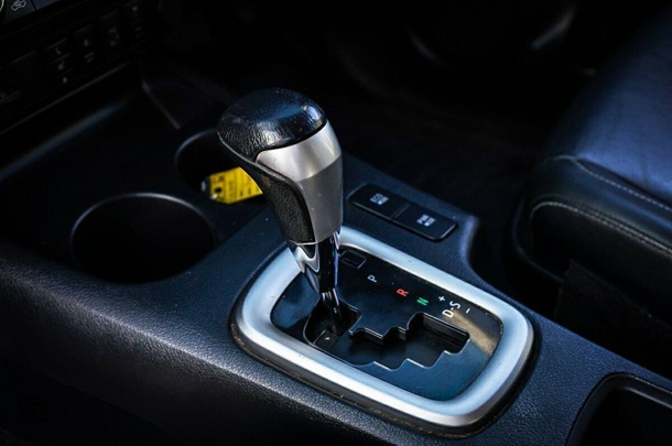 2021 Toyota Hilux 4x4 SR5 image 27