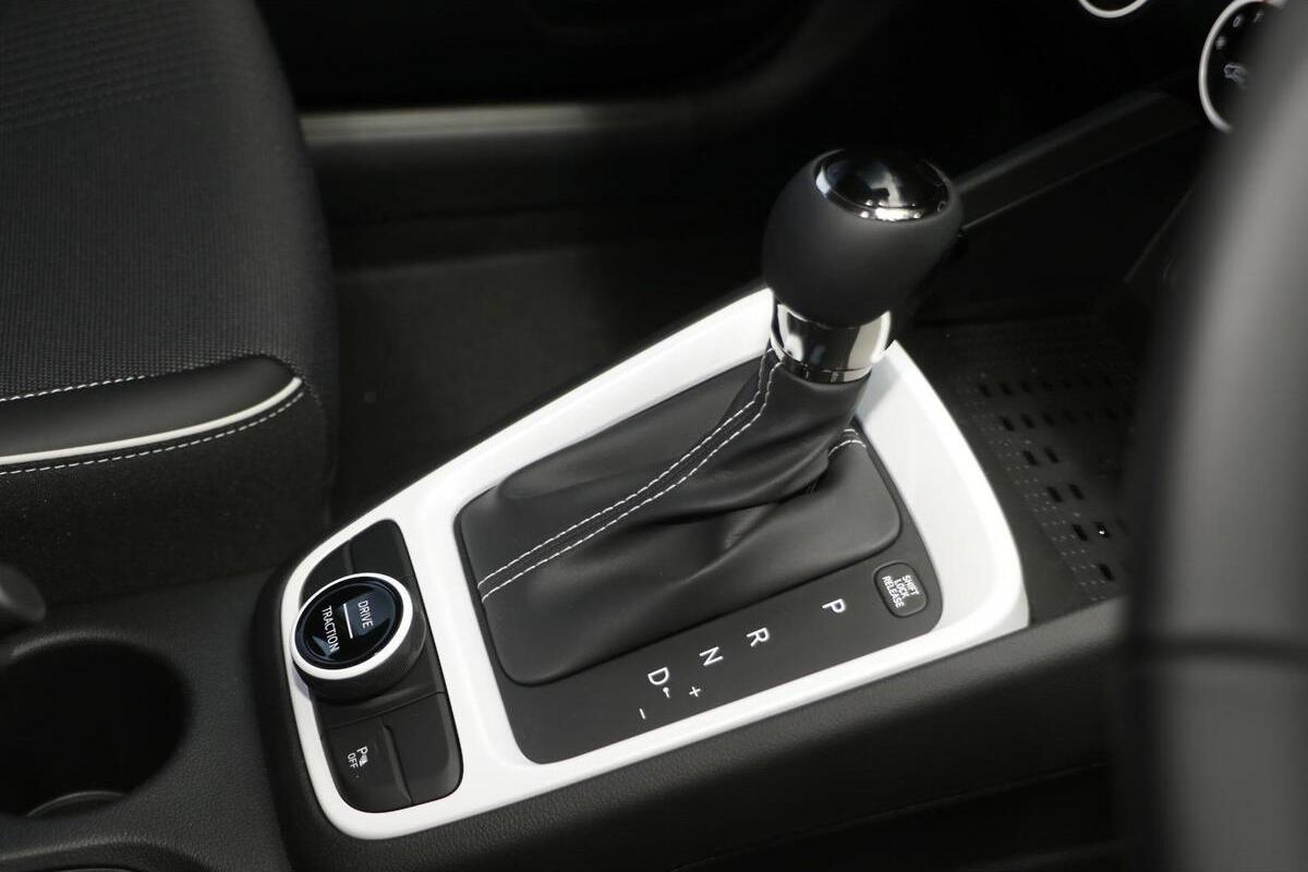 2025 Hyundai Venue Active Auto MY25 image 18