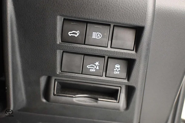 2022 Toyota Landcruiser VX image 17