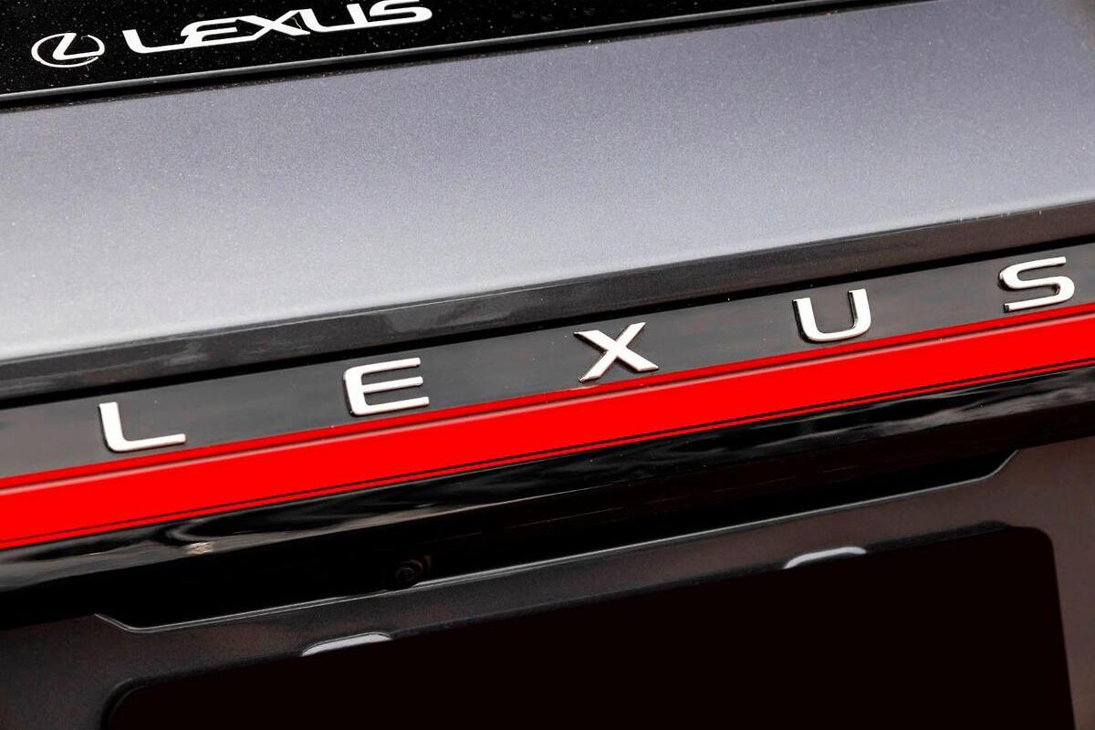 2024 Lexus RX RX350h Sports Luxury Auto eFour image 10