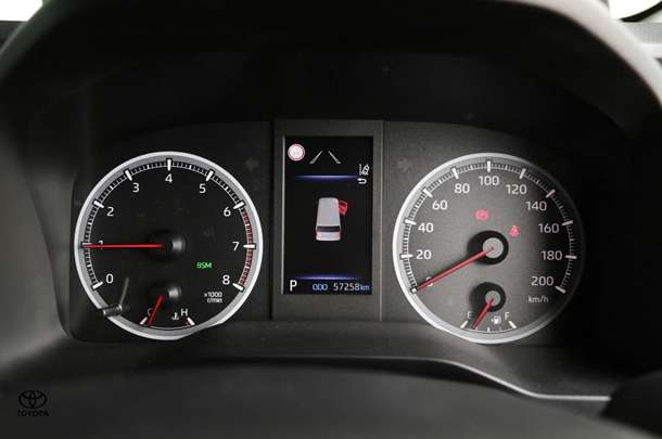 2019 Toyota Hiace LWB image 14