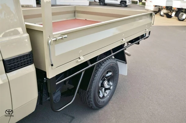 2025 Toyota LC Military GXL image 12