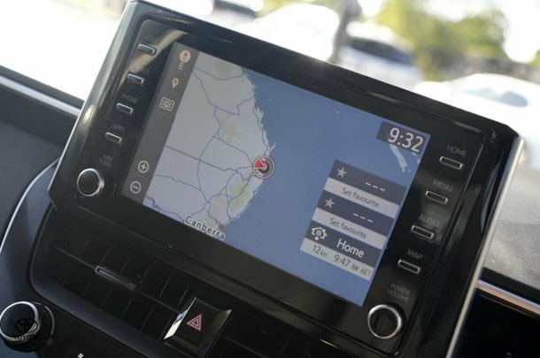 2020 Toyota Corolla Sedan Hybrid SX image 14