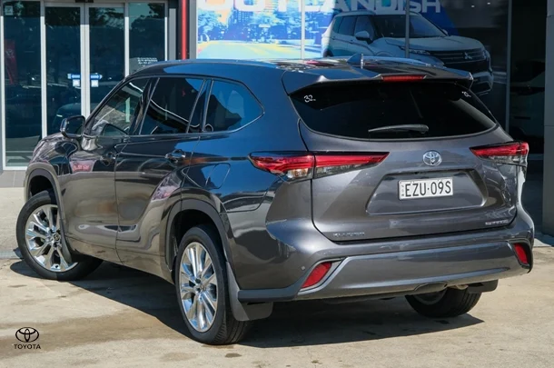 2022 Toyota Kluger AWD GRANDE image 2