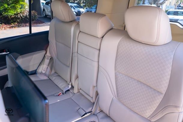 2024 TOYOTA Landcruiser Sahara ZX image 9