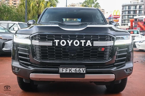 2023 TOYOTA Landcruiser GR-S image 4