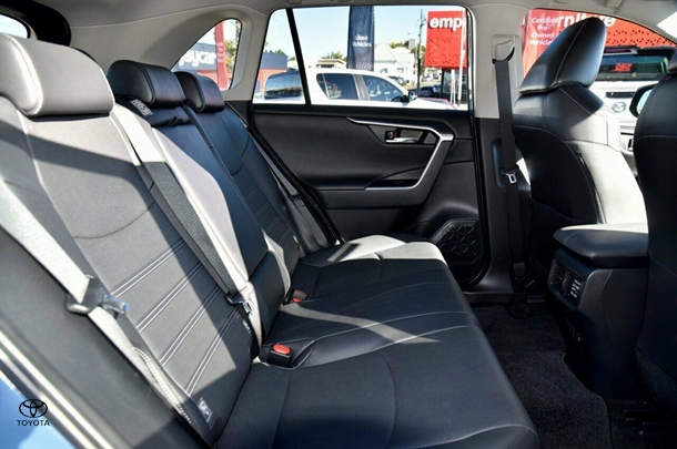 2022 Toyota RAV4 Hybrid Cruiser-AWD image 9