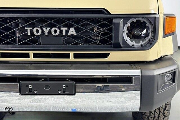 2024 Toyota LANDCRUISER MILITARY GXL image 3