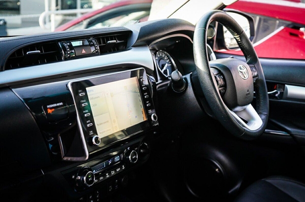 2021 Toyota Hilux 4x4 SR5 image 23