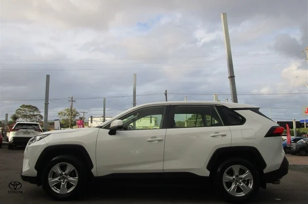 2019 Toyota RAV4 GX-2WD image 4