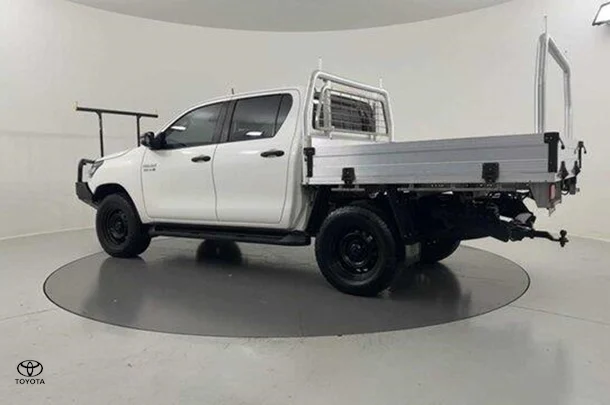 2021 Toyota Hilux 4x4 SR image 3