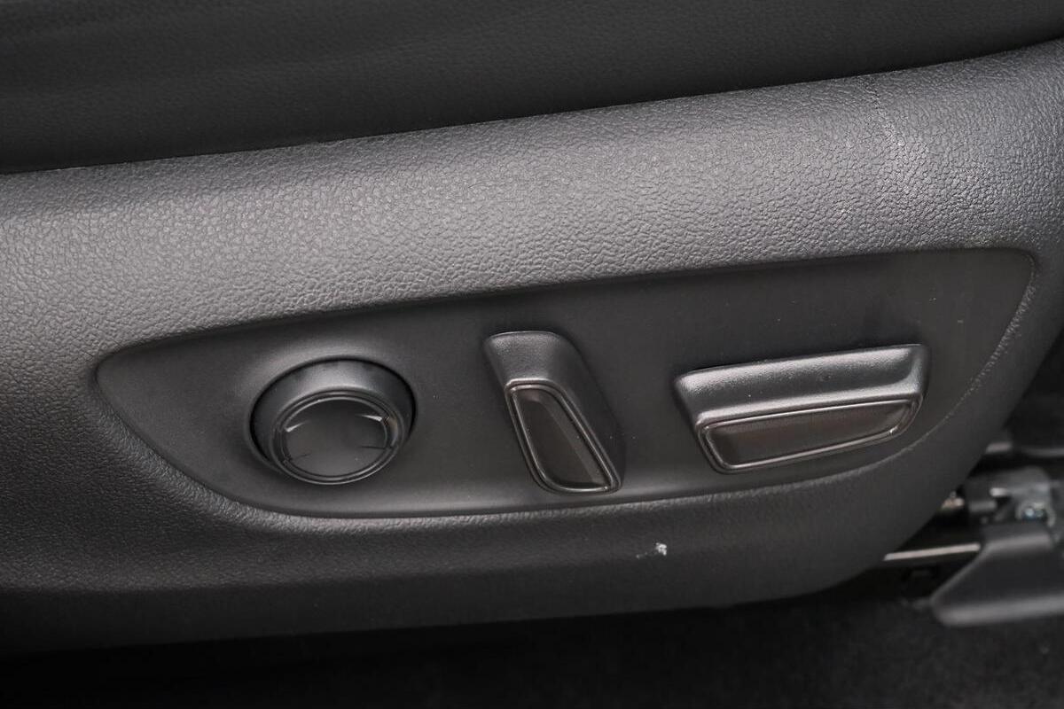 2025 Toyota Kluger Grande Auto eFour image 11