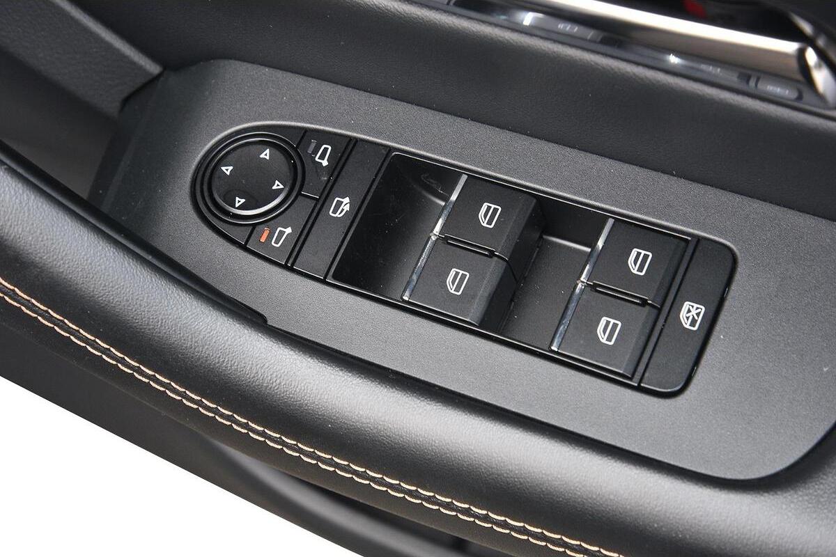 2024 Mazda CX-90 D50e Touring KK Auto i-ACTIV AWD image 18