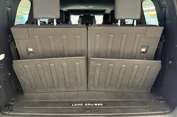 2022 Toyota Landcruiser Sahara image 11