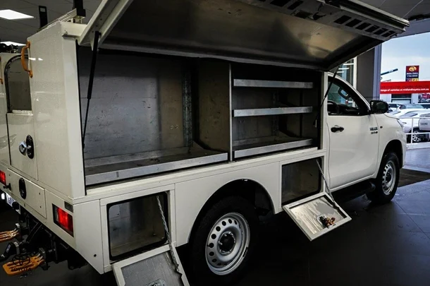 2019 Toyota Hilux 4x4 SR image 14