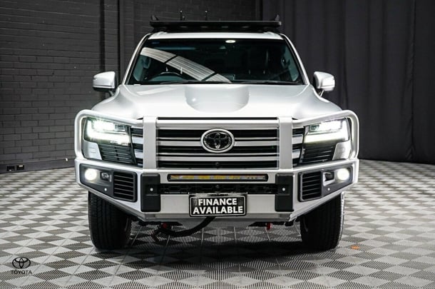 2023 Toyota Landcruiser VX image 3