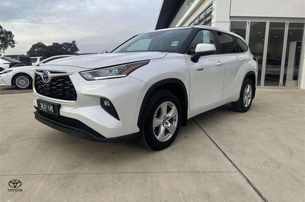2024 Toyota Kluger GX image 3