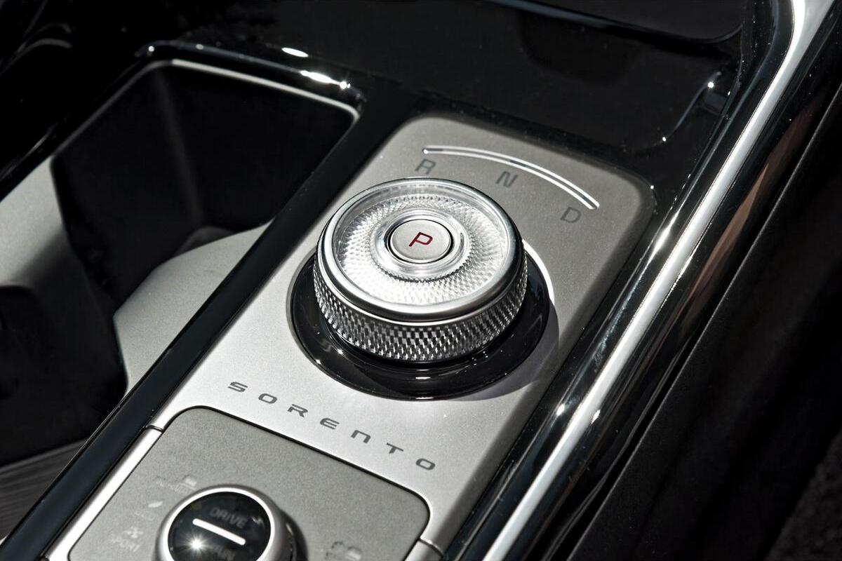 2024 Kia Sorento Sport+ Auto AWD MY25 image 16