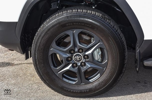 2024 Toyota Landcruiser GR-S image 9