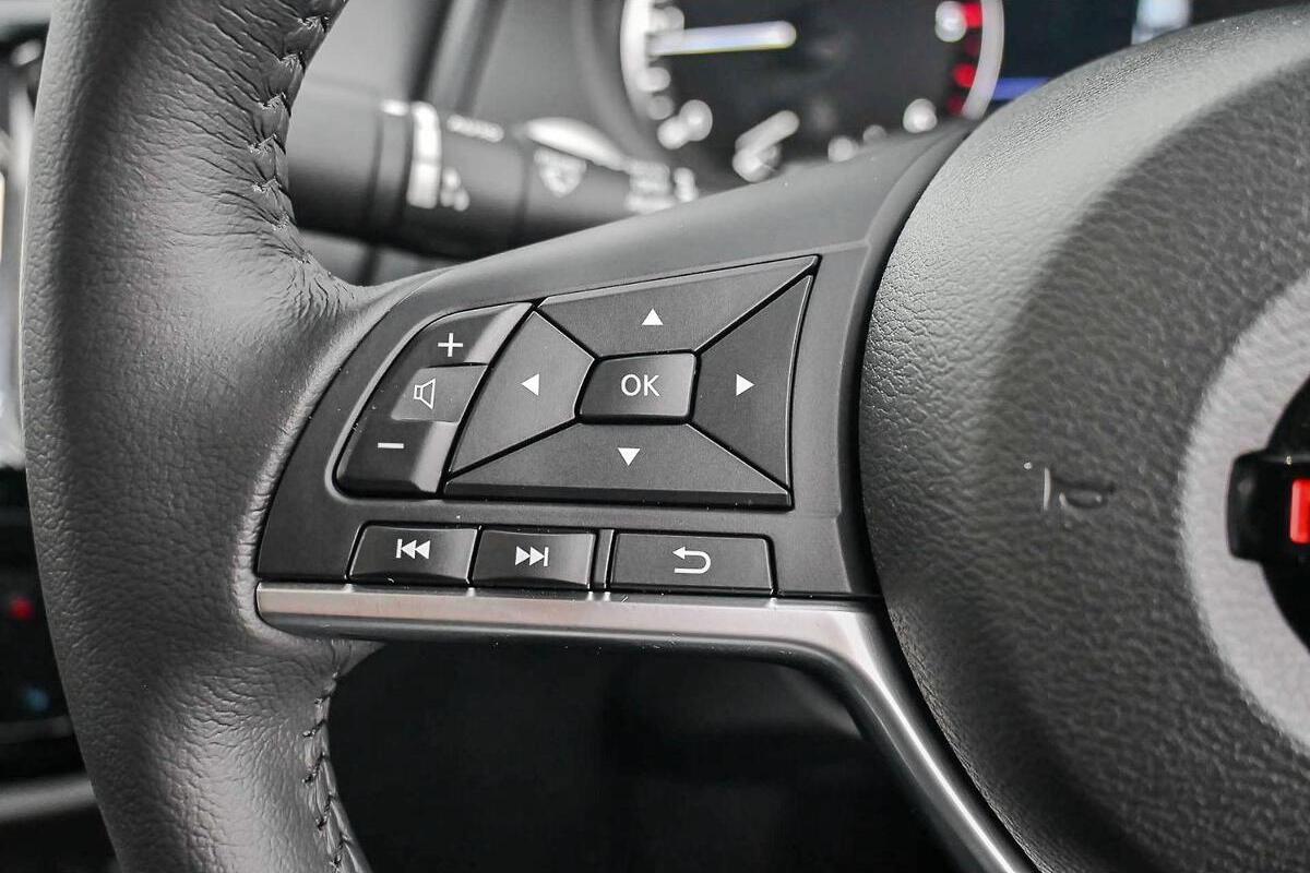 2024 Nissan Navara PRO-4X Warrior D23 Auto 4x4 MY24 Dual Cab image 16