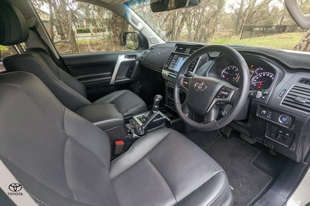 2022 Toyota Prado VX image 11