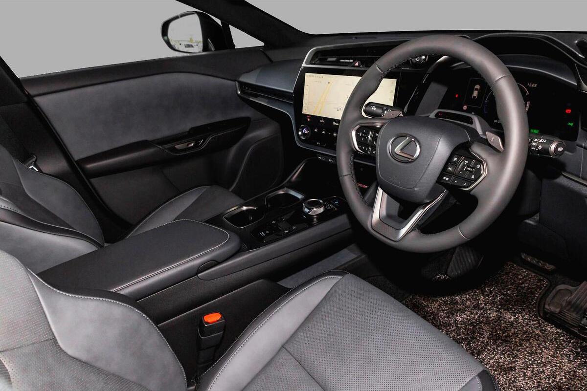 2024 Lexus RZ RZ450e Luxury Auto image 6