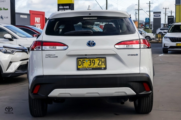 2022 Toyota Corolla Cross Hybrid GX image 5