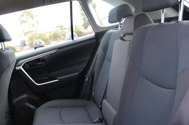 2023 Toyota RAV4 Hybrid GX-2WD image 19