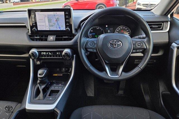 2021 Toyota RAV4 Hybrid GXL-2WD image 16