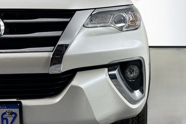 2020 Toyota FORTUNER GXL image 3