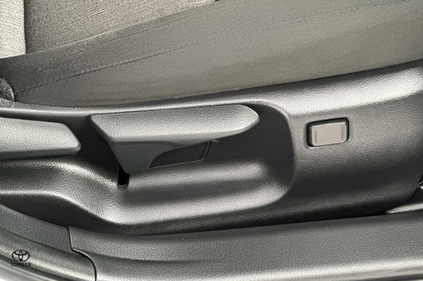 2023 Toyota Camry Hybrid Ascent image 12