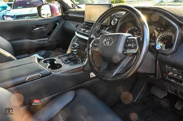 2021 Toyota Landcruiser Sahara image 16