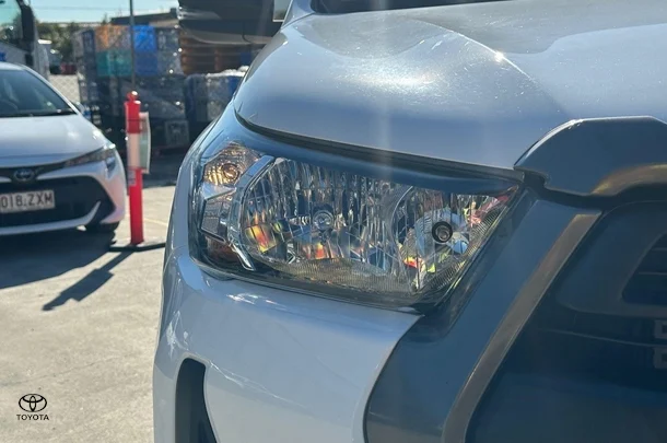 2022 Toyota Hilux SR image 9