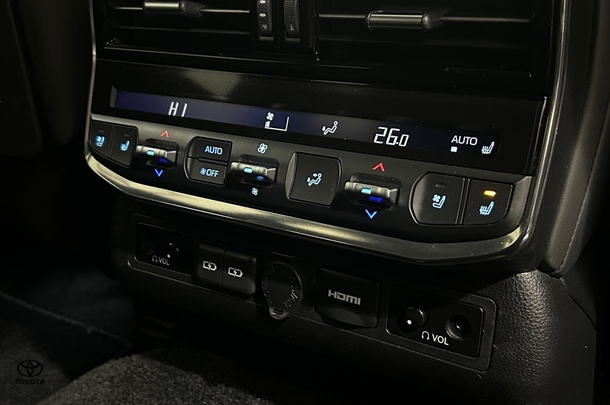 2022 Toyota Landcruiser Sahara image 27