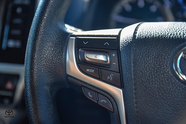 2019 Toyota Prado GX image 14