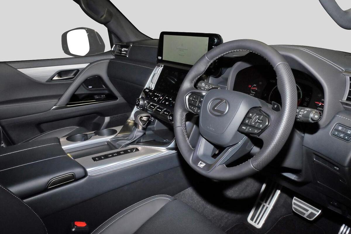 2024 Lexus LX LX600 F Sport Auto 4x4 image 6