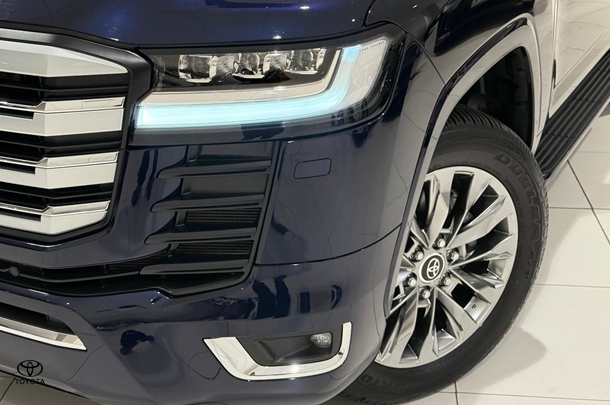 2024 Toyota Landcruiser Sahara ZX image 11
