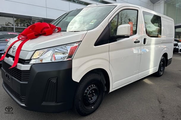 2023 Toyota Hiace LWB image 7