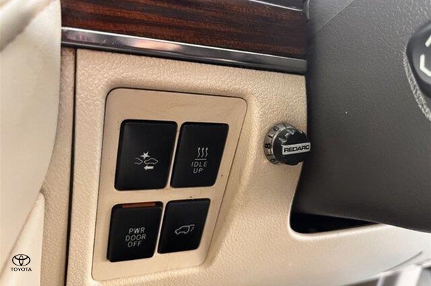 2017 Toyota Landcruiser Sahara image 18